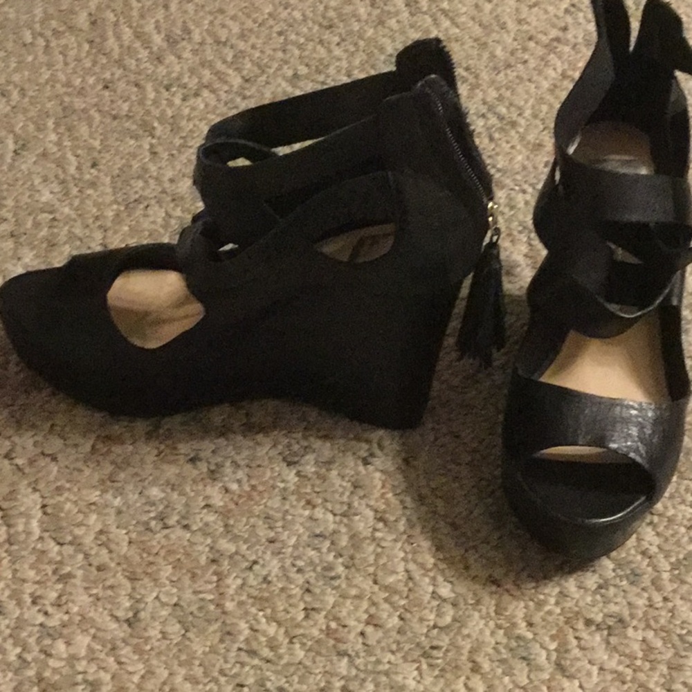 Black platforms
